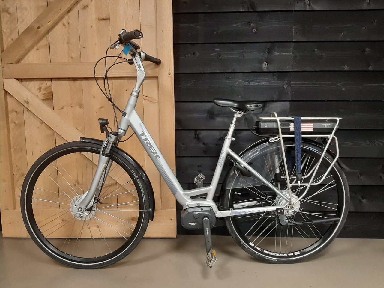 Nette Trek met Shimano middenmotor en 8 versnellingen