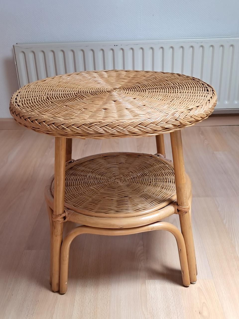 Rieten stoel en tafel setje