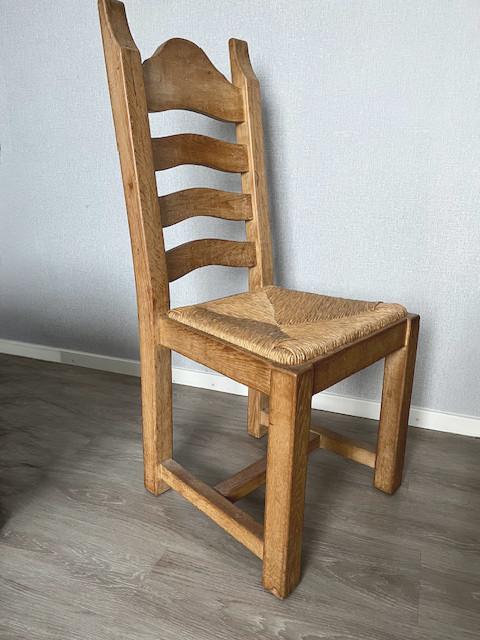 Zes Eikenhouten stoelen