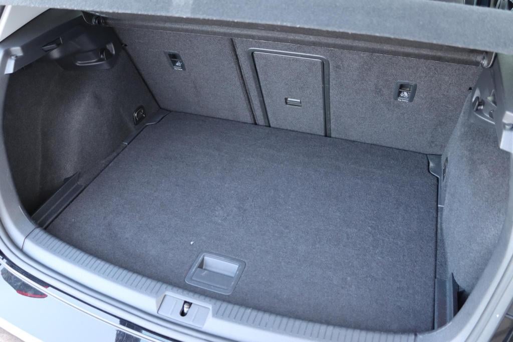Volkswagen Golf 1.5 tsi highline 130pk dsg7