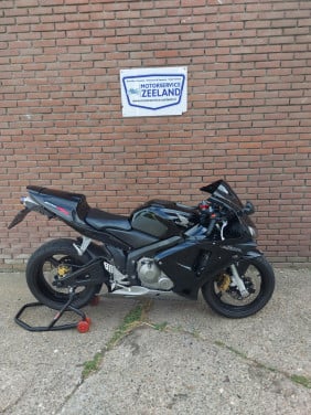 Honda CBR 600RR (Full Black)