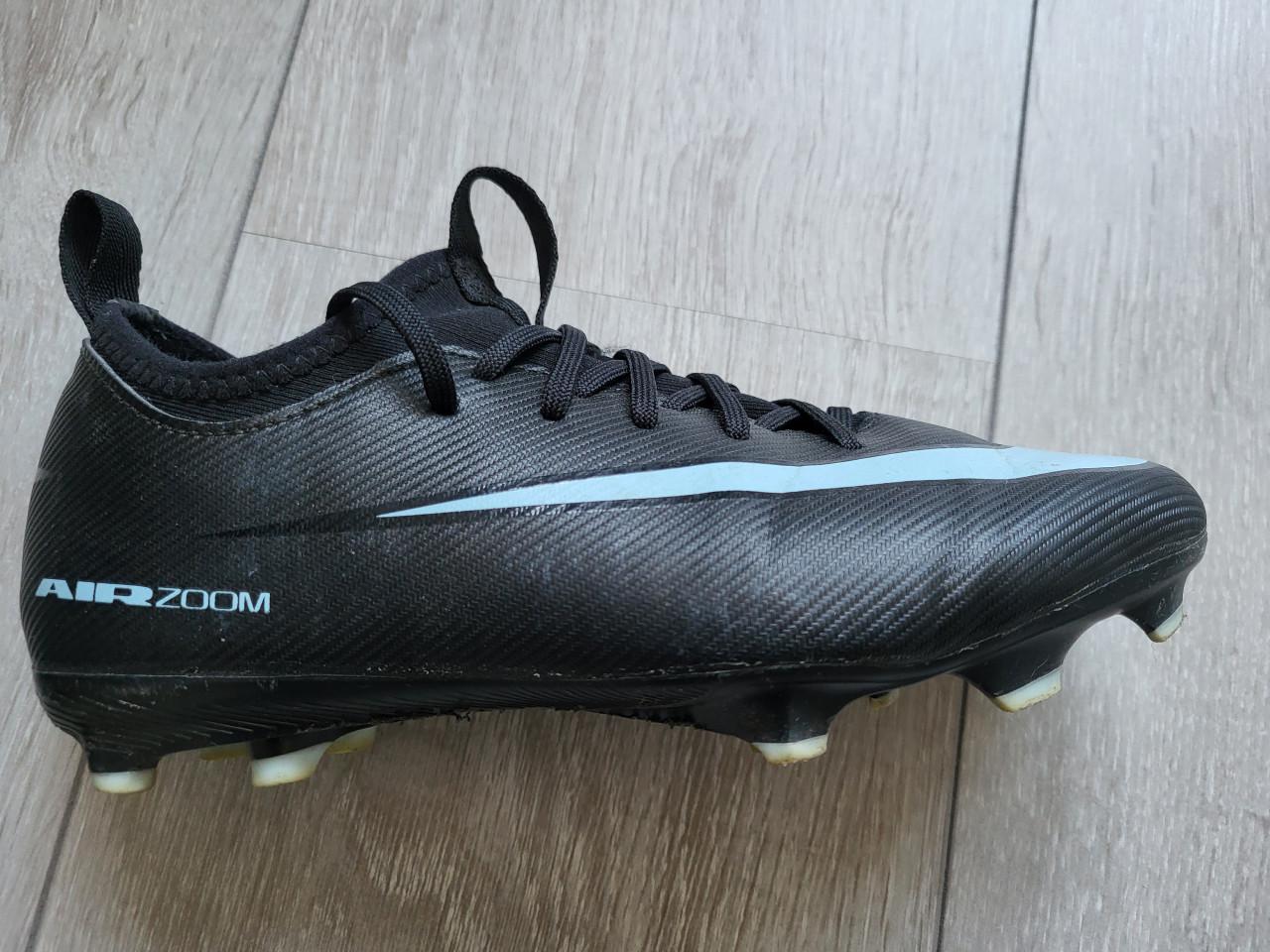 Voetbalschoen - Nike - maat 34