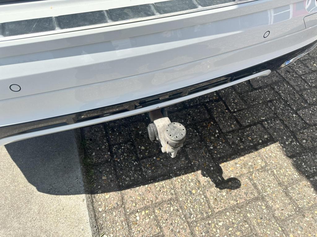 Volvo XC60 2.0 d5 awd r-design luchtvering | standkachel