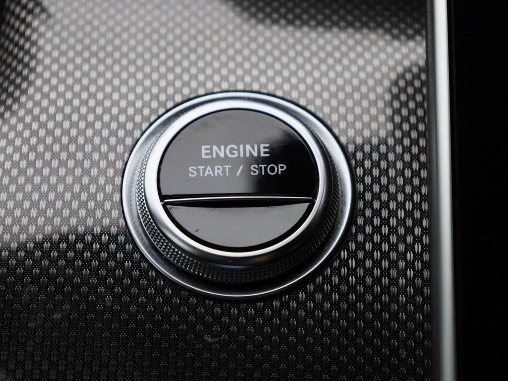 Mercedes-Benz C-Klasse 300 e amg line | automaat | lage km stand | climate 