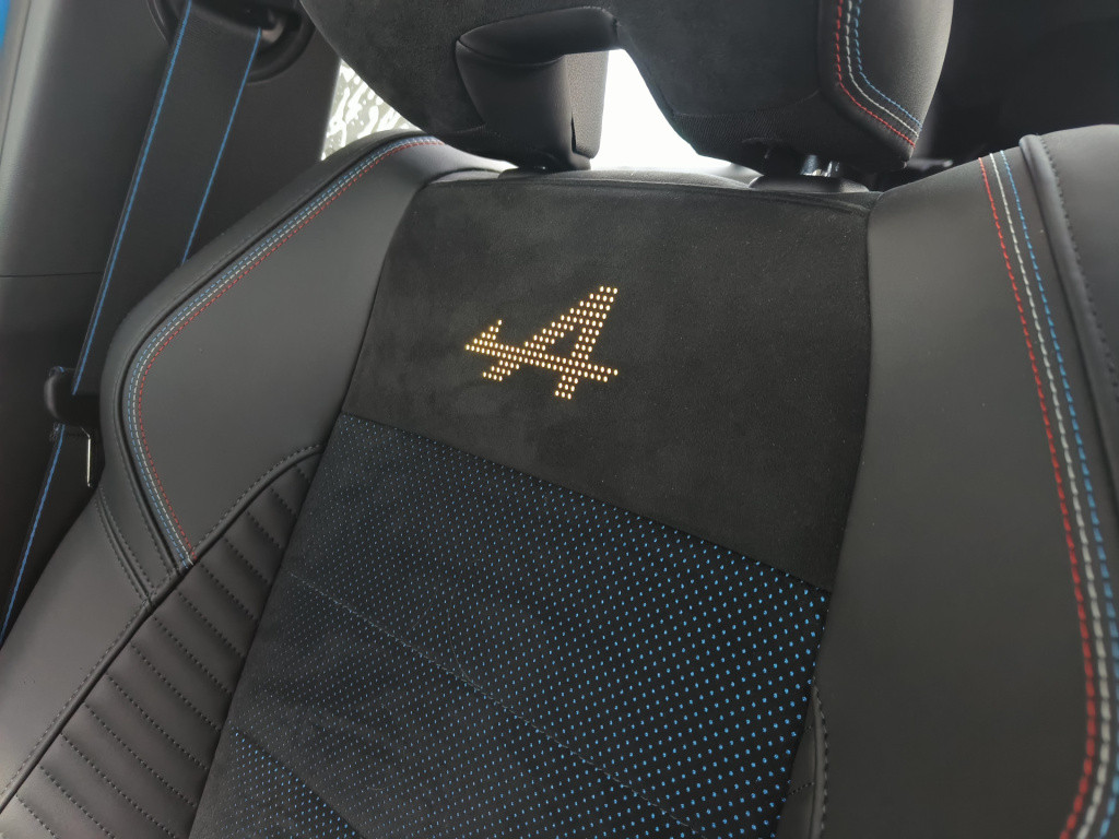 Renault Rafale e-tech hybrid 200 esprit alpine - demo - pack around vieuw  