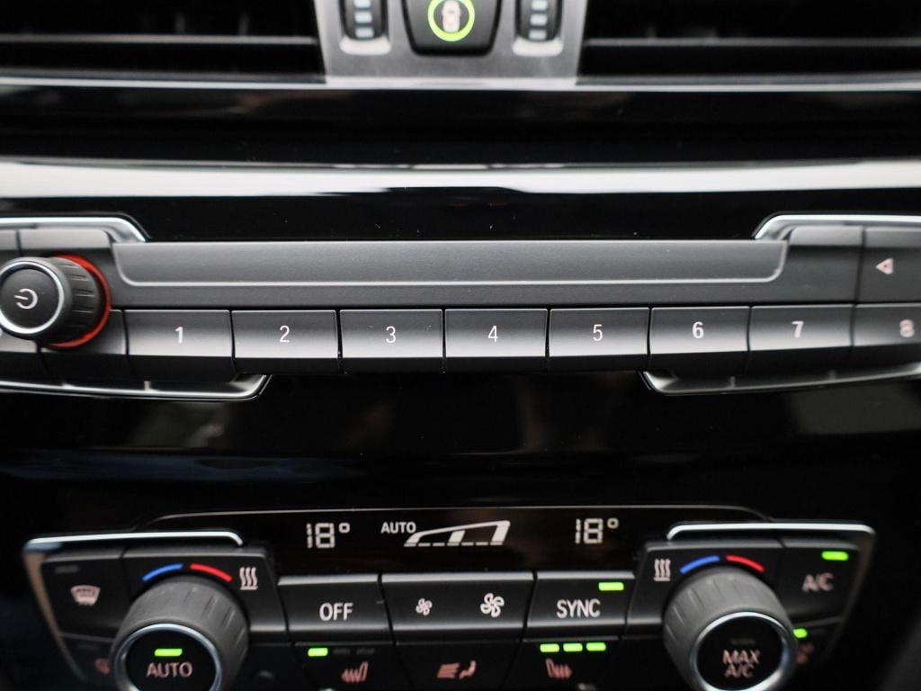 BMW X1 sdrive18i high executive | apple carplay / android auto | stoel- stu