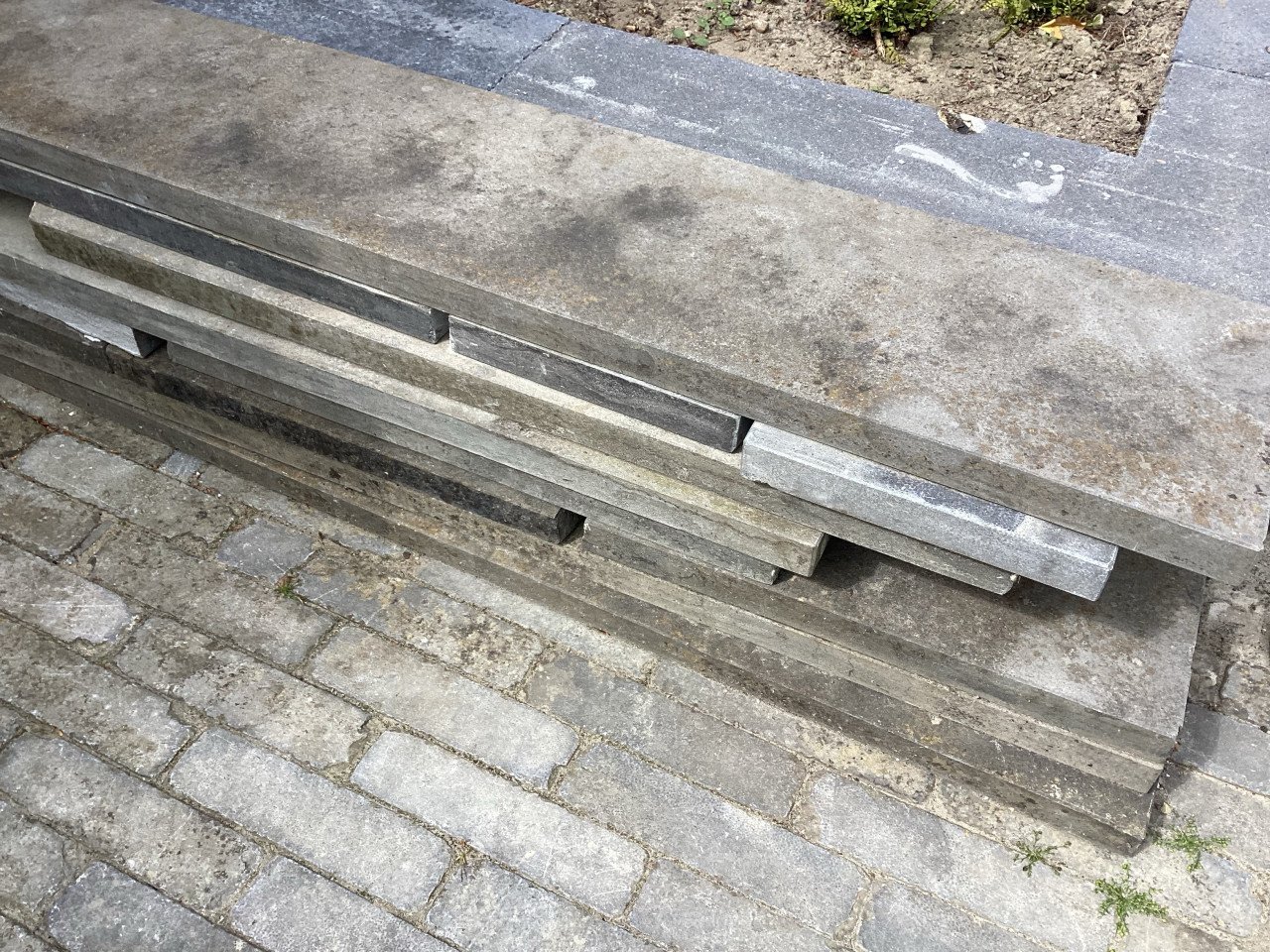 Natuursteen vijverrand