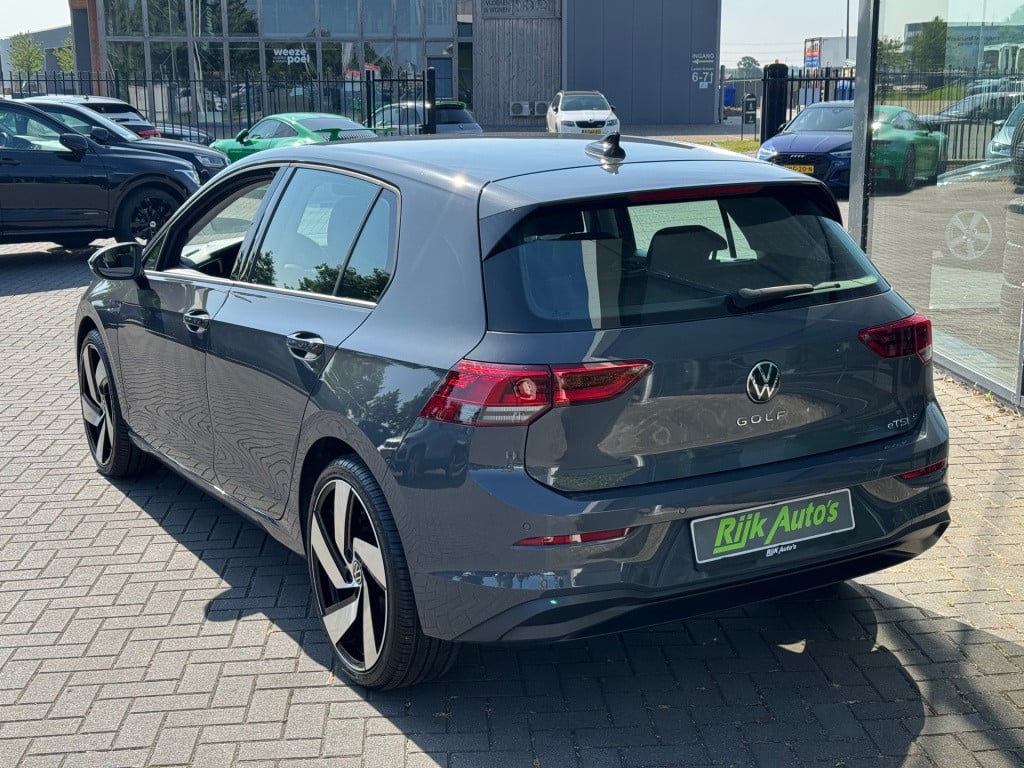 Volkswagen Golf 1.0 etsi life * camera * stoel + stuur verwarming * acc