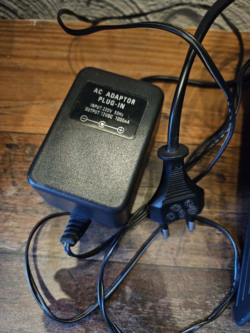 Vintage Yoko YTL-575 Draagbare Zwart-wit Televisie
