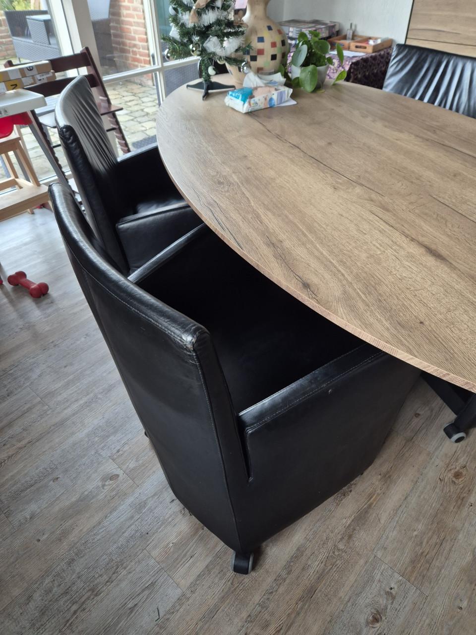 Zwart leren eetkamerstoelen