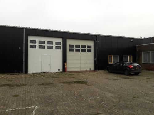 Te huur  nette bedrijfsruimte 250m2  met buiten terrein