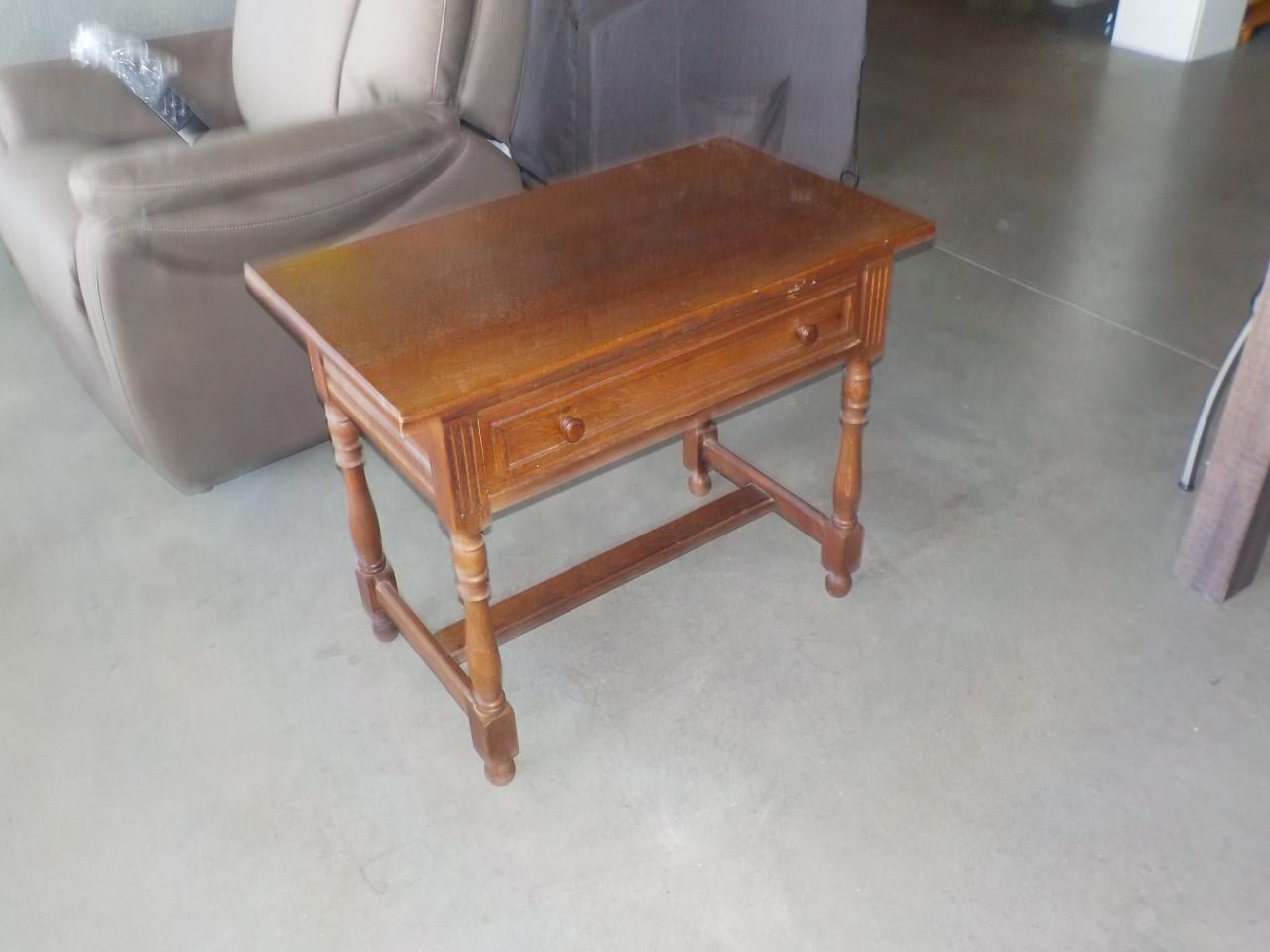 Eiken ladekastje met 1 lade in goede staat