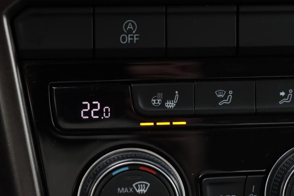 Volkswagen T-roc 1.0 tsi sport 115pk | stoel- en stuurverwarming | adaptive