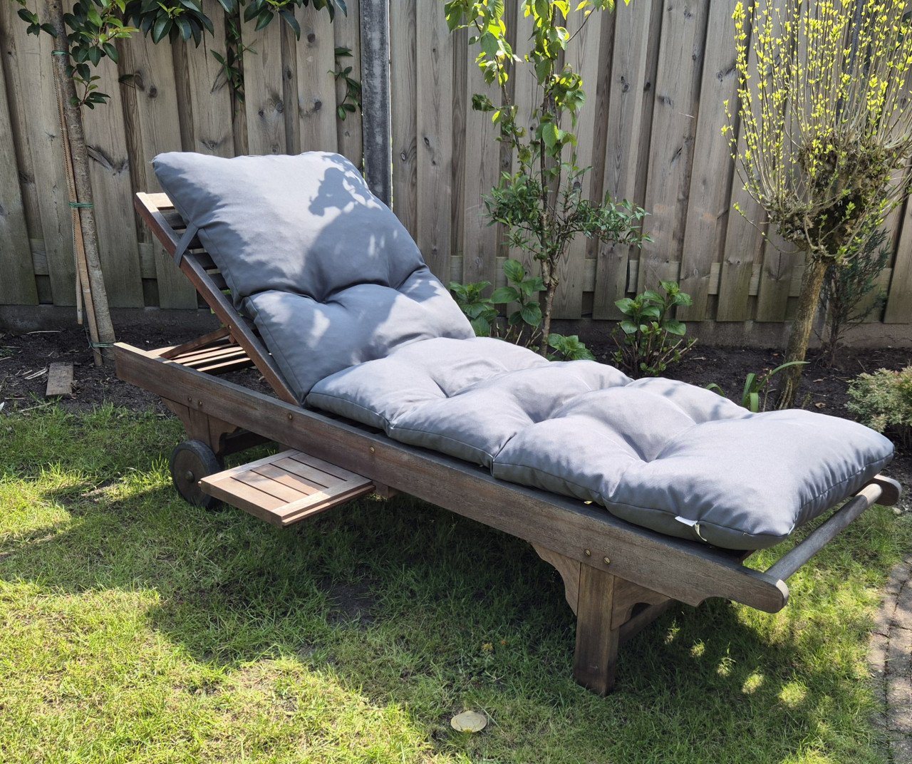 Teakhouten ligbed