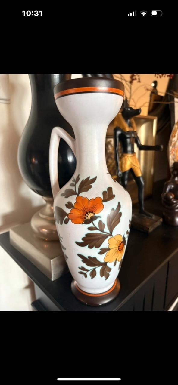 Vaas/amfoor van Flora Plateel Gouda Holland