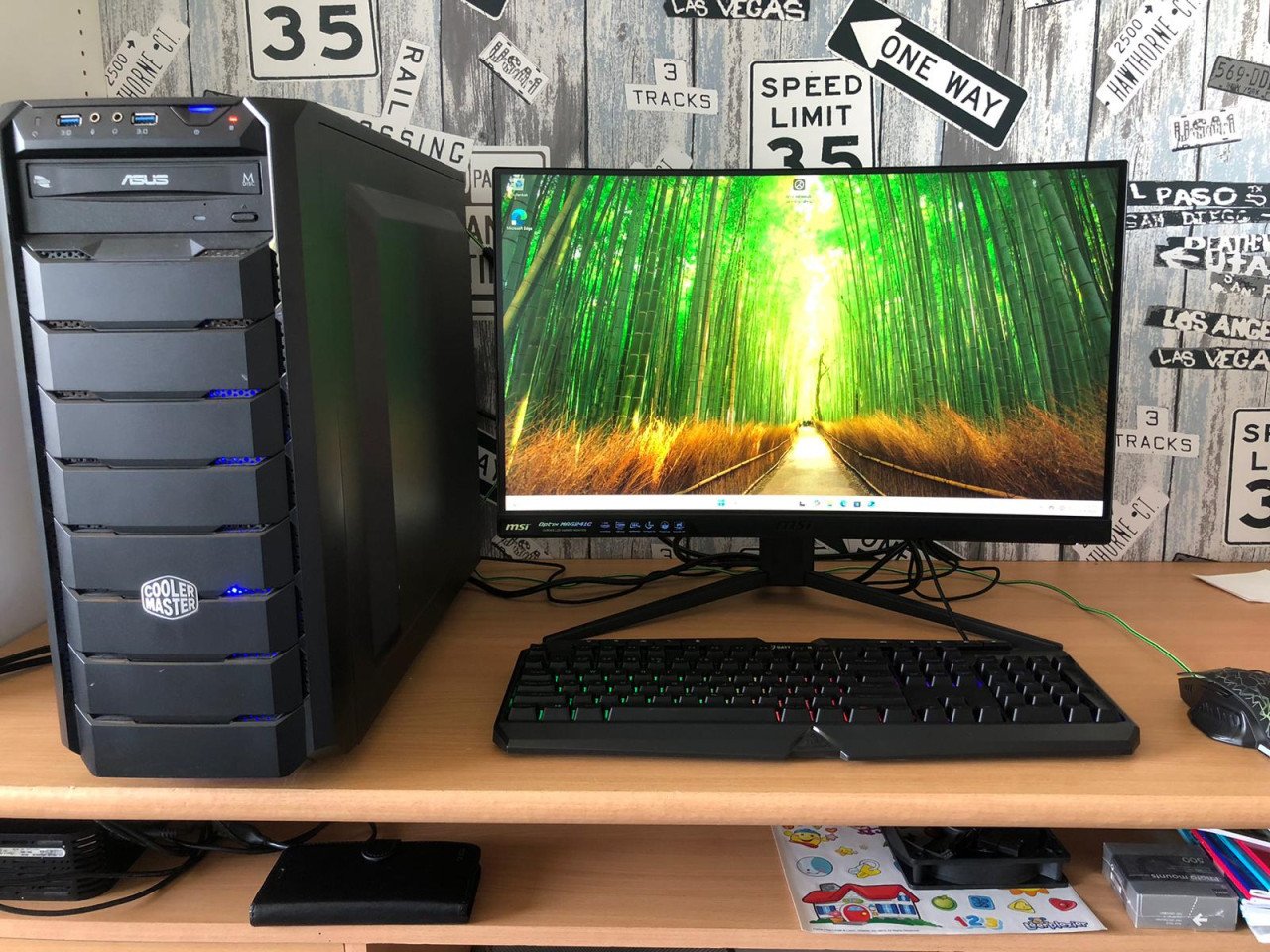 Ryzen 5/16gb/ssd+hdd/Gtx1050/24 inch curved 144hz msi Monitor