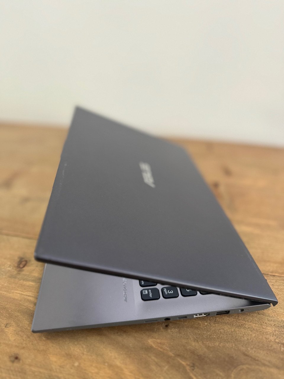 ASUS VivoBook 15   X512F Intel core i3