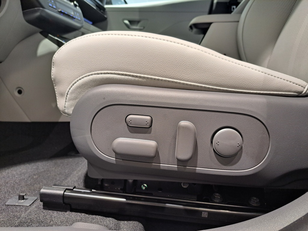 Hyundai Kona electric premium 65.4 kwh | demo voordeel! | snel leverbaar! |