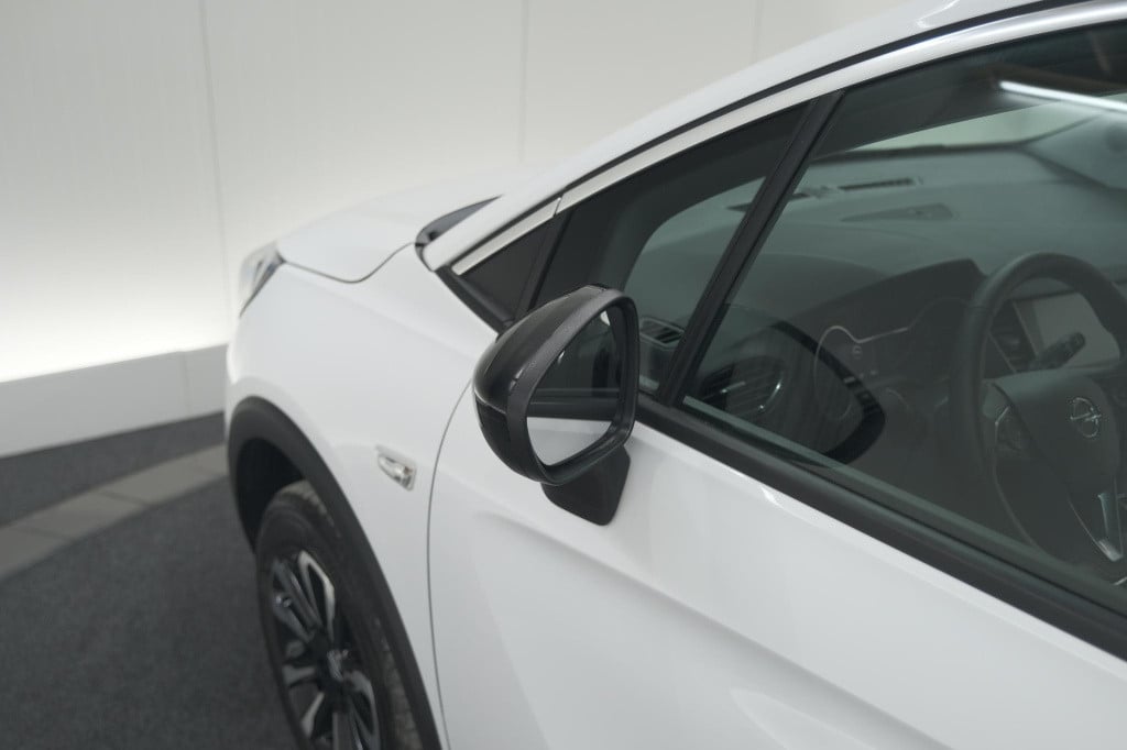 Opel Crossland X turbo 130 at6 elegance | camera | parkeersensoren | naviga