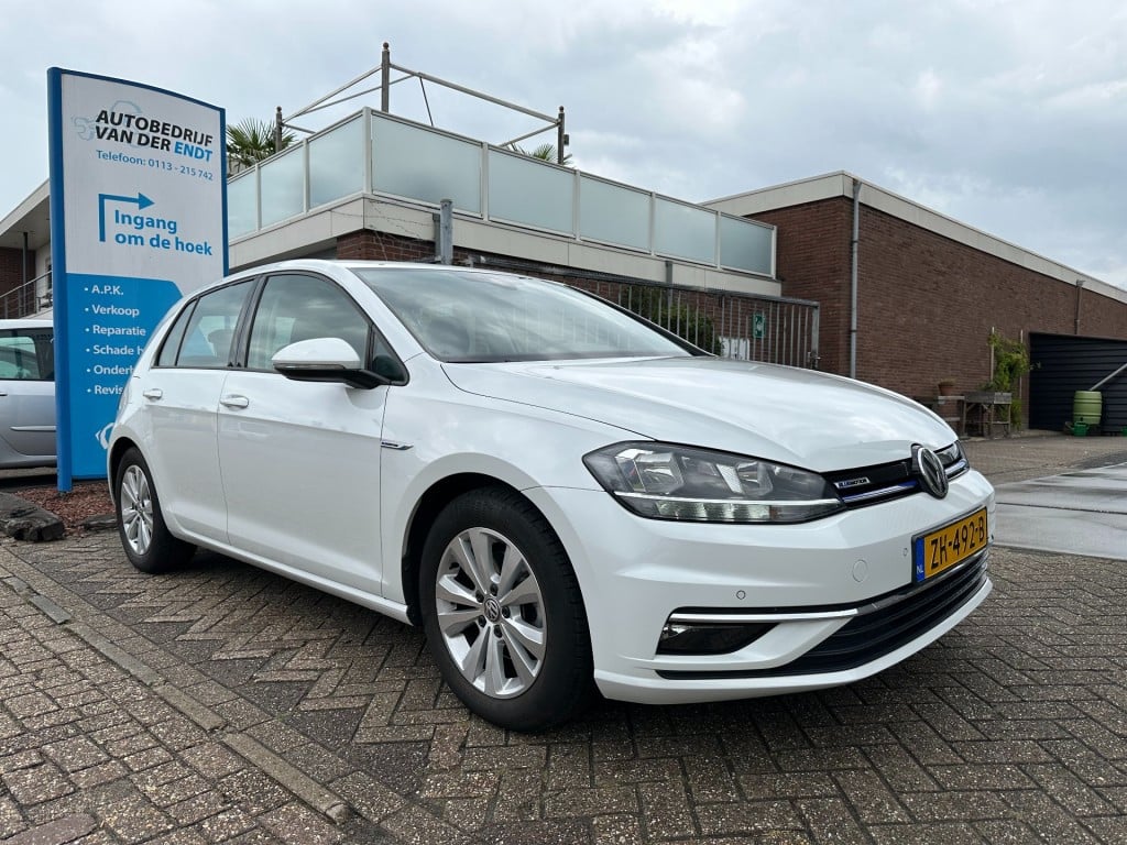 Volkswagen Golf 1.5 tsi comfortline business dsg pdc navi carplay