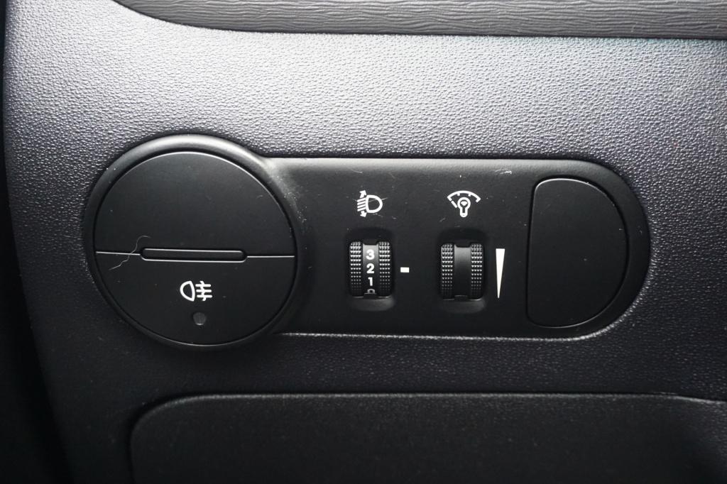 Hyundai I 10 1.25i dynamic cool automaat - airco / elektr. ramen / nap