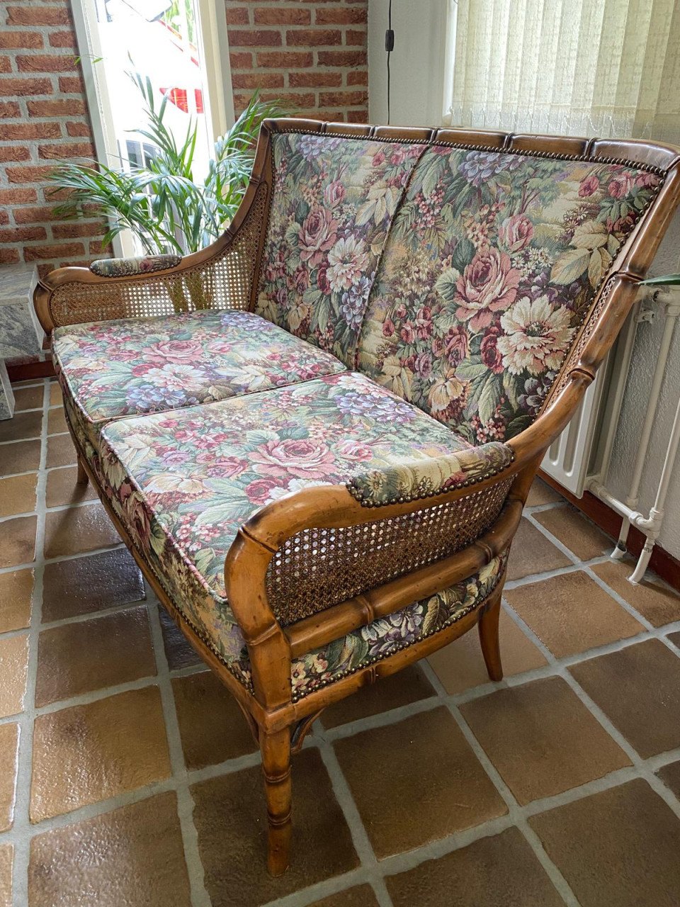 Vintage 2 bankje + stoel +ronde salontafel
