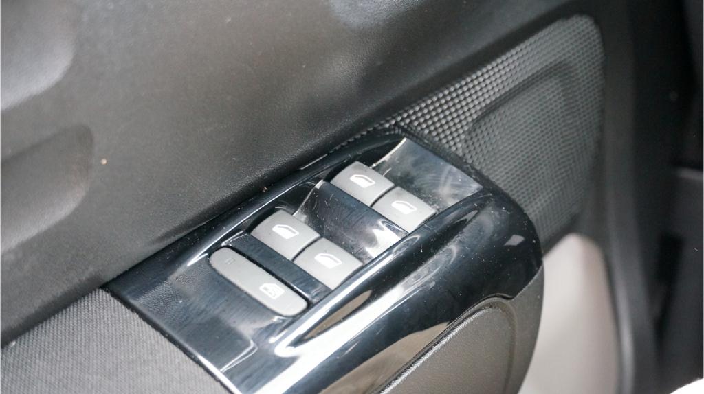 Citroen C3 1.2 puretech shine rijklaar incl garantie