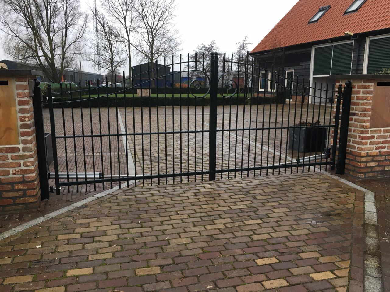 Te Koop: Alle maten en modellen zijn mogelijk.