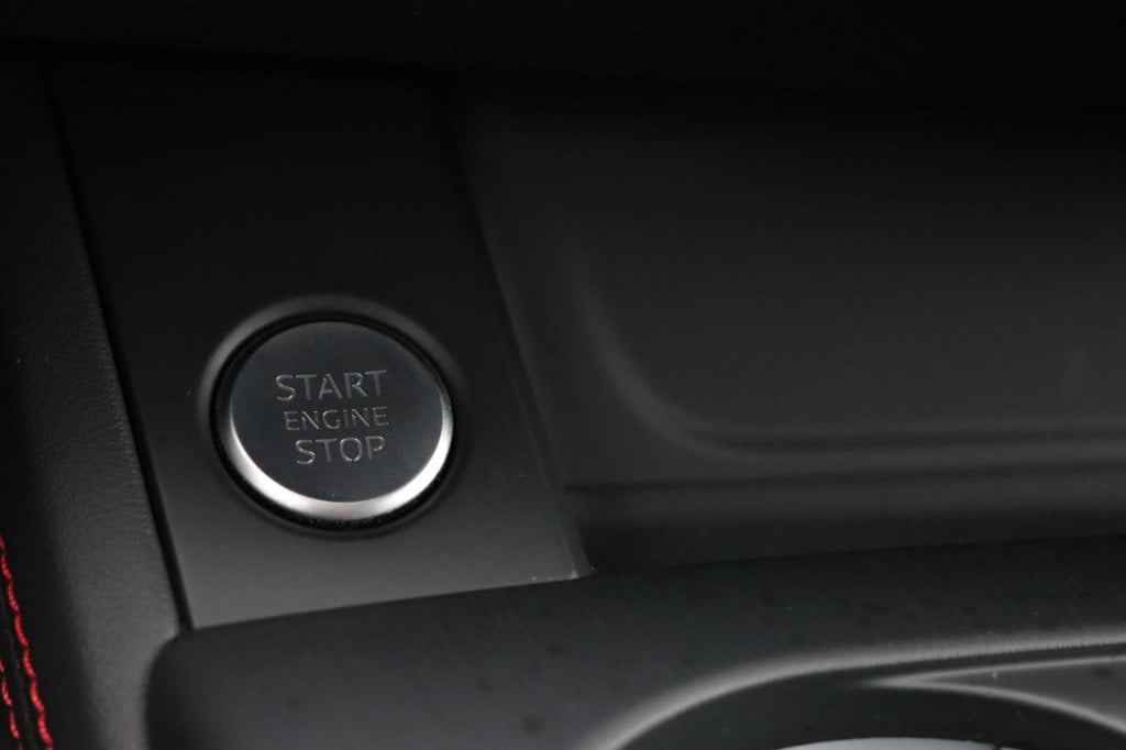 Audi A4 avant 35 tfsi s line black edition 150pk s-tronic
