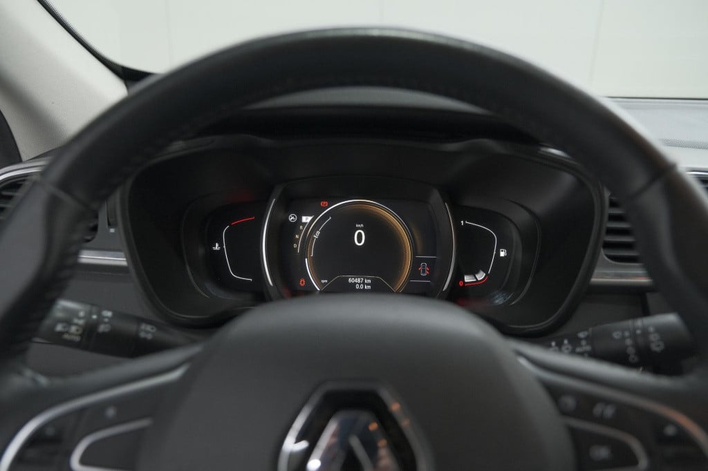 Renault Kadjar tce 130 edc intens | trekhaak | navigatie | parkeersensoren 