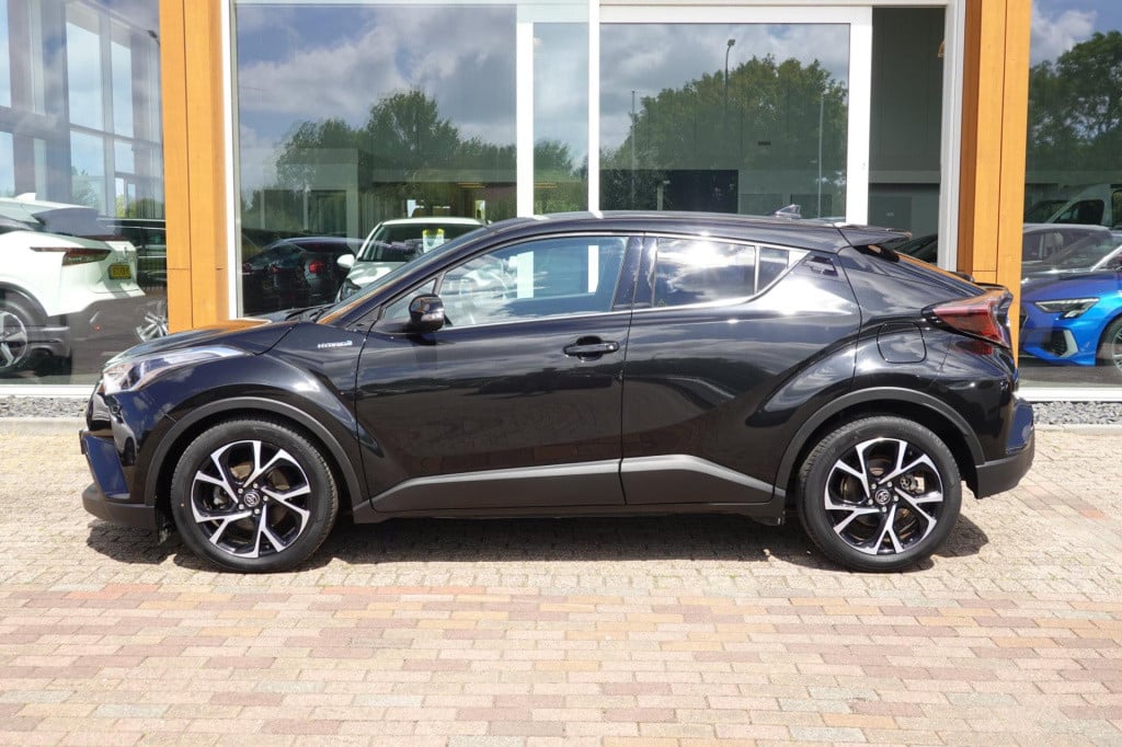 Toyota C-hr 1.8 hybrid adventure