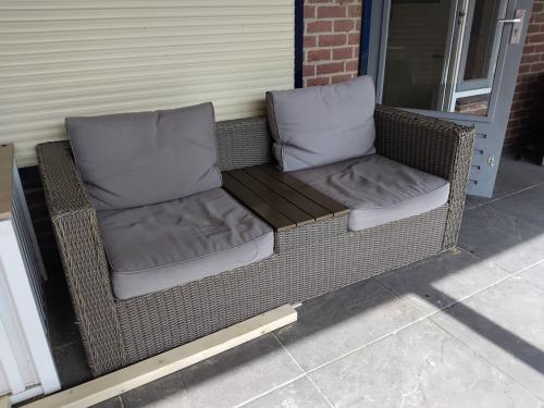 Duo lounge bank met middentafel