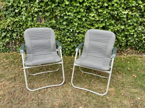 Camping stoelen VW bus achterklep