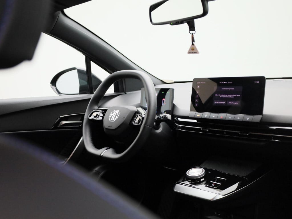 MG Mg4 64 kwh luxury