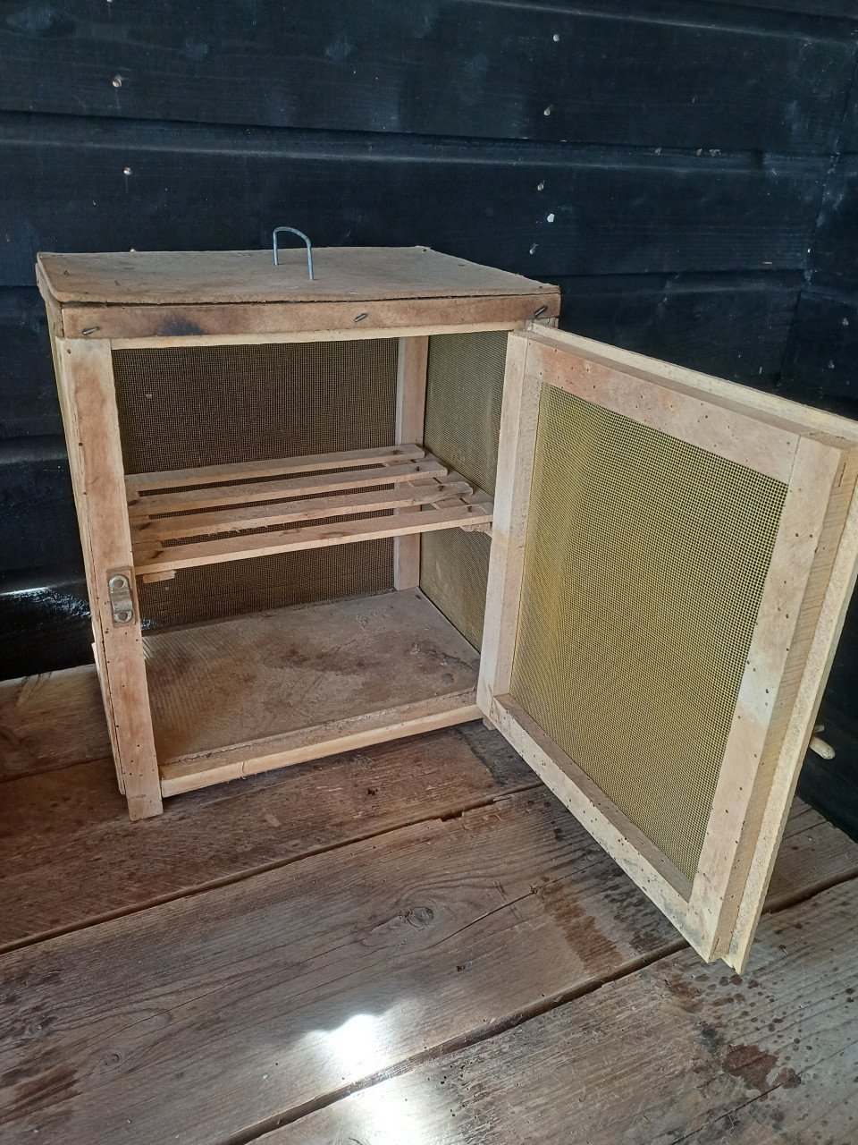 Brocante vliegenkastje