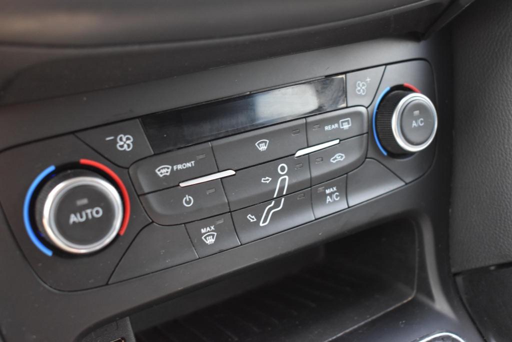 Ford Focus wagon 1.0 titanium edition | wegklapbare trekhaak | climate cont