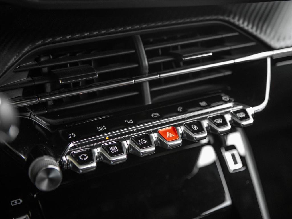 Peugeot 208 1.2 puretech 130pk gt automaat