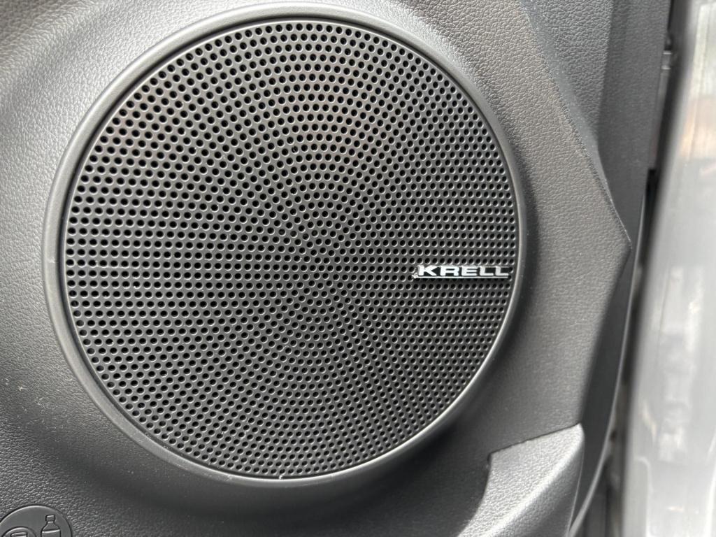 Hyundai Kona ev premium 64 kwh soh 95%