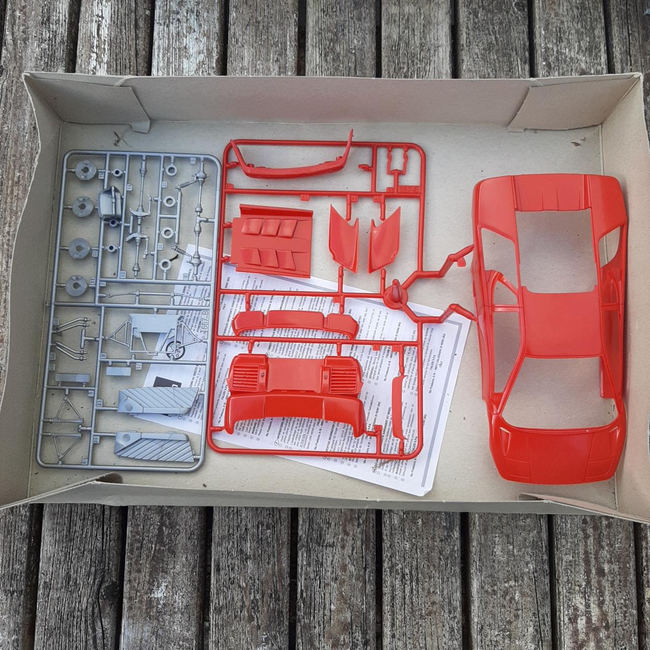 Nieuw in doos lamborghi, diablo van aterliri  1;24