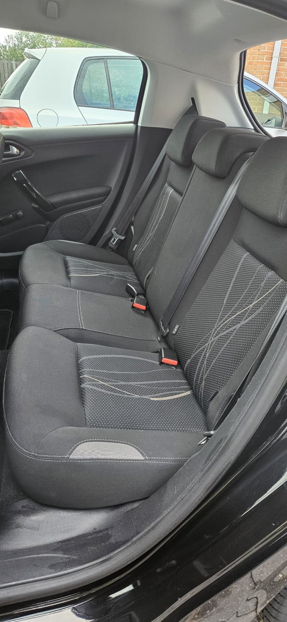 Peugeot 208 1.2 VTI 60KW/82PK 5-D 2013 Zwart