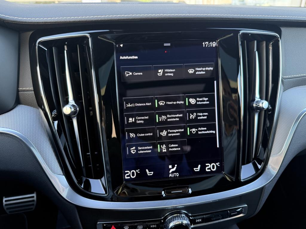 Volvo V60 t6 398pk recharge r-design| panodak| adap.cruise| 360camera| sty