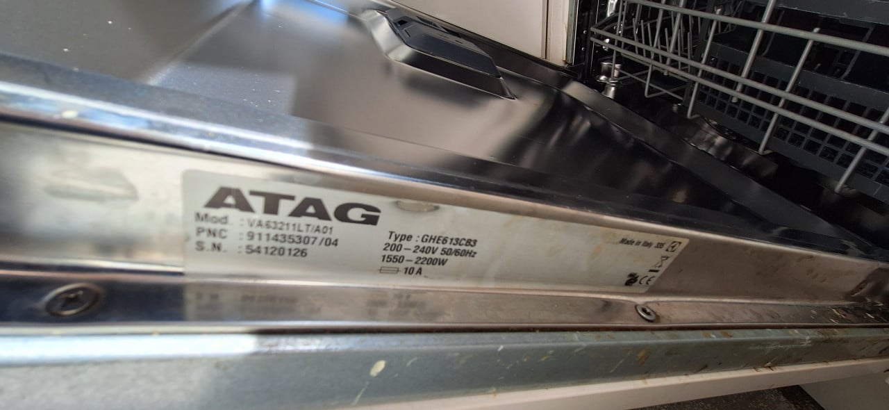 Keuken hoek opstelling met Atag apparatuur