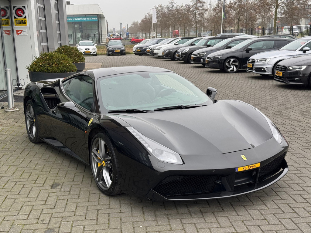 Ferrari 488 3.9 gtb hele * daytona seats * carbon driver zone * dealer onde