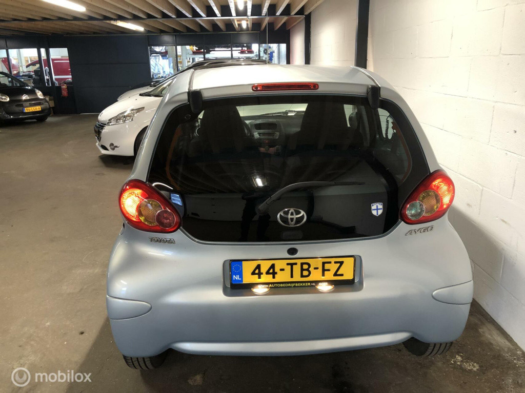 Toyota Aygo 1.0-12v +