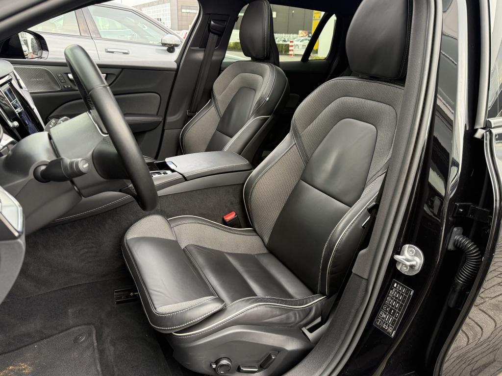 Volvo V60 t6 398pk recharge dark| panodak| adap.cruise| 360camera| trekhaa