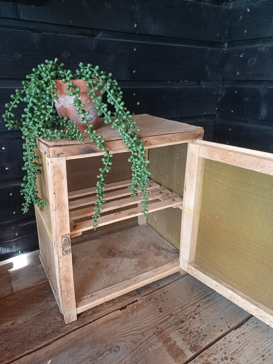 Brocante vliegenkastje