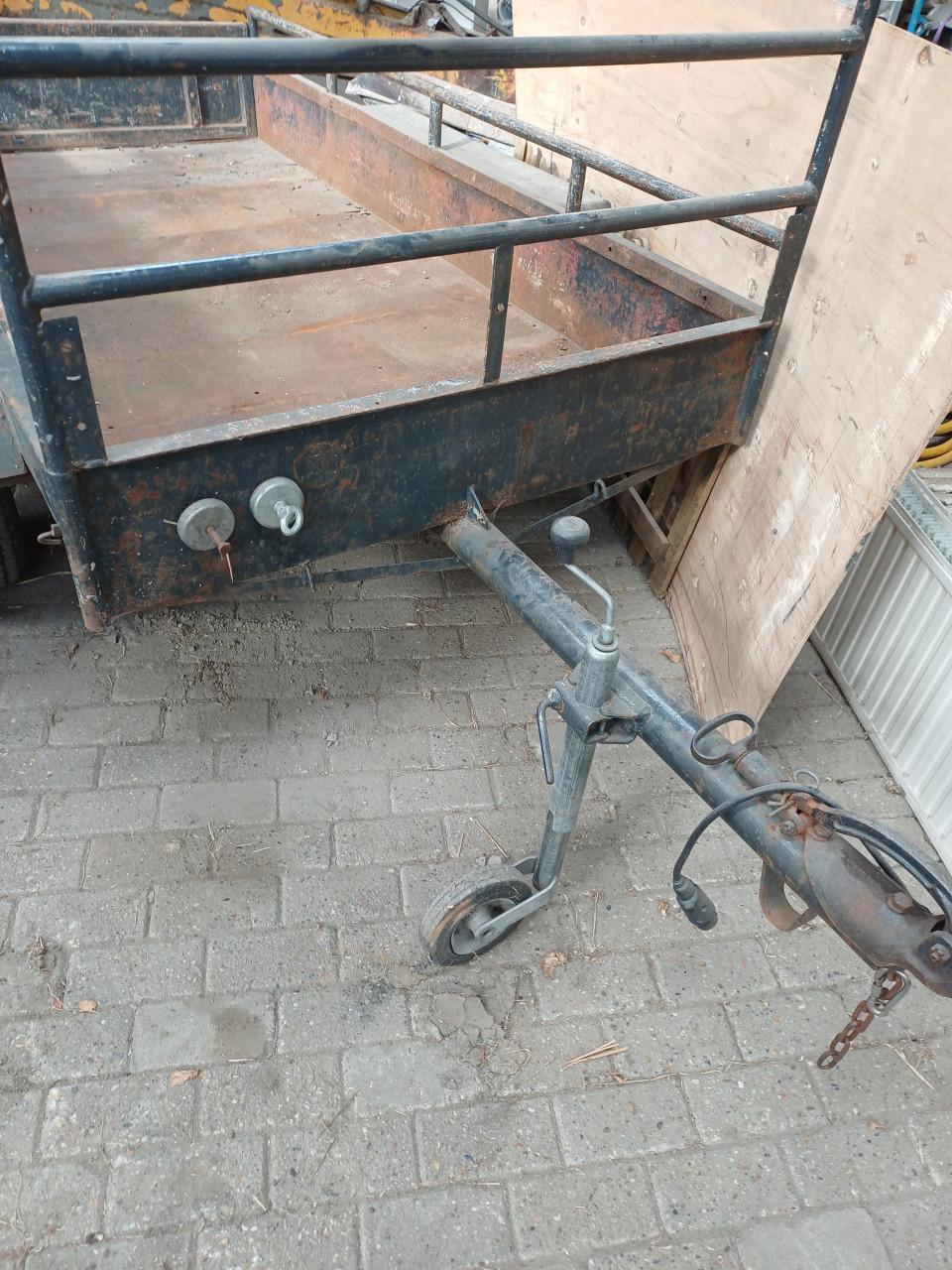 Te koop aangebode aanhangwagen