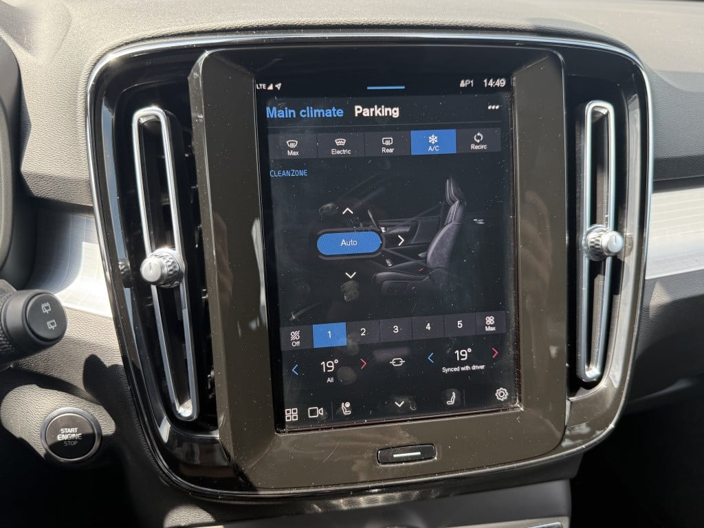 Volvo XC40 2.0 b4 plus dark