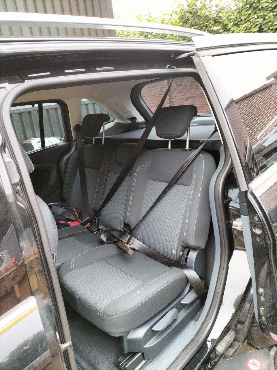Ford Grand C max  Titanium veel onderhoud lees meer