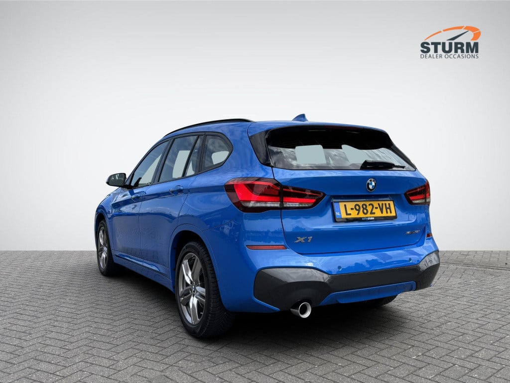 BMW X1 sdrive18i high executive m sport | trekhaak afneembaar | sportstoele